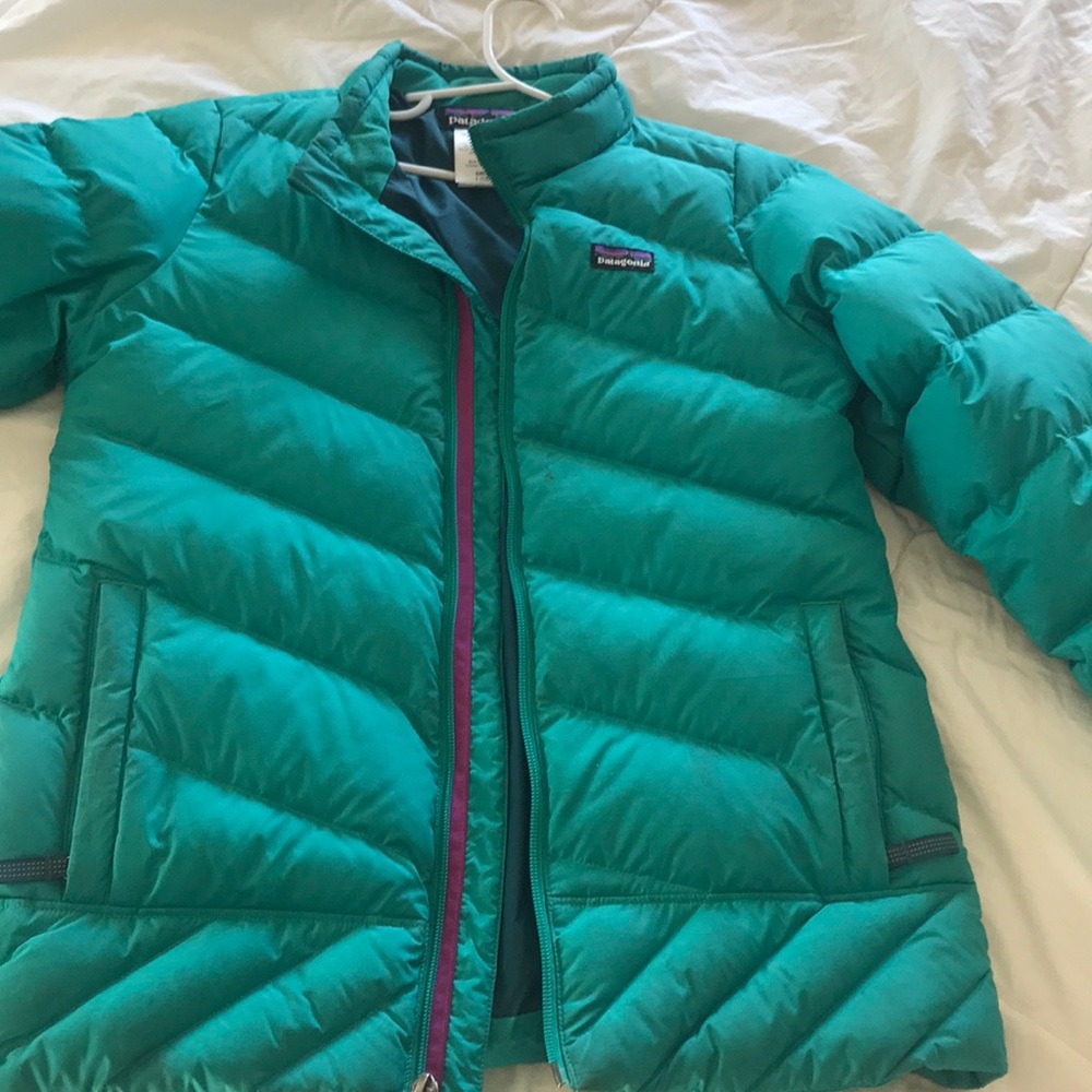 Patagonia girls down jacket. Girls size large